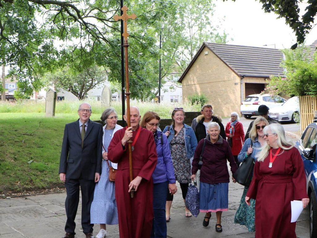 Focal Ministers walking into Wath parish church